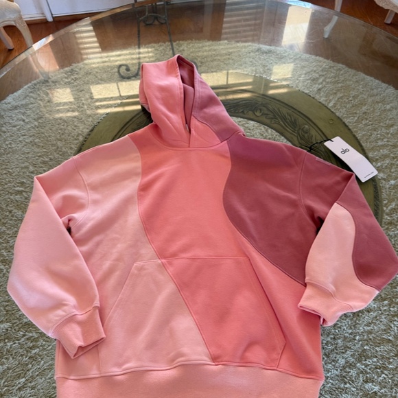 Alo Yoga Make Waves Hoodie Sunset Pink Tonal Size Medium Gym Beach Workout NWT - Picture 5 of 9